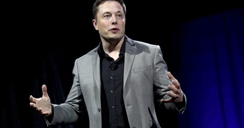 Elon Musk says the Fed must cut rates ‘immediately’ to stop a severe recession
